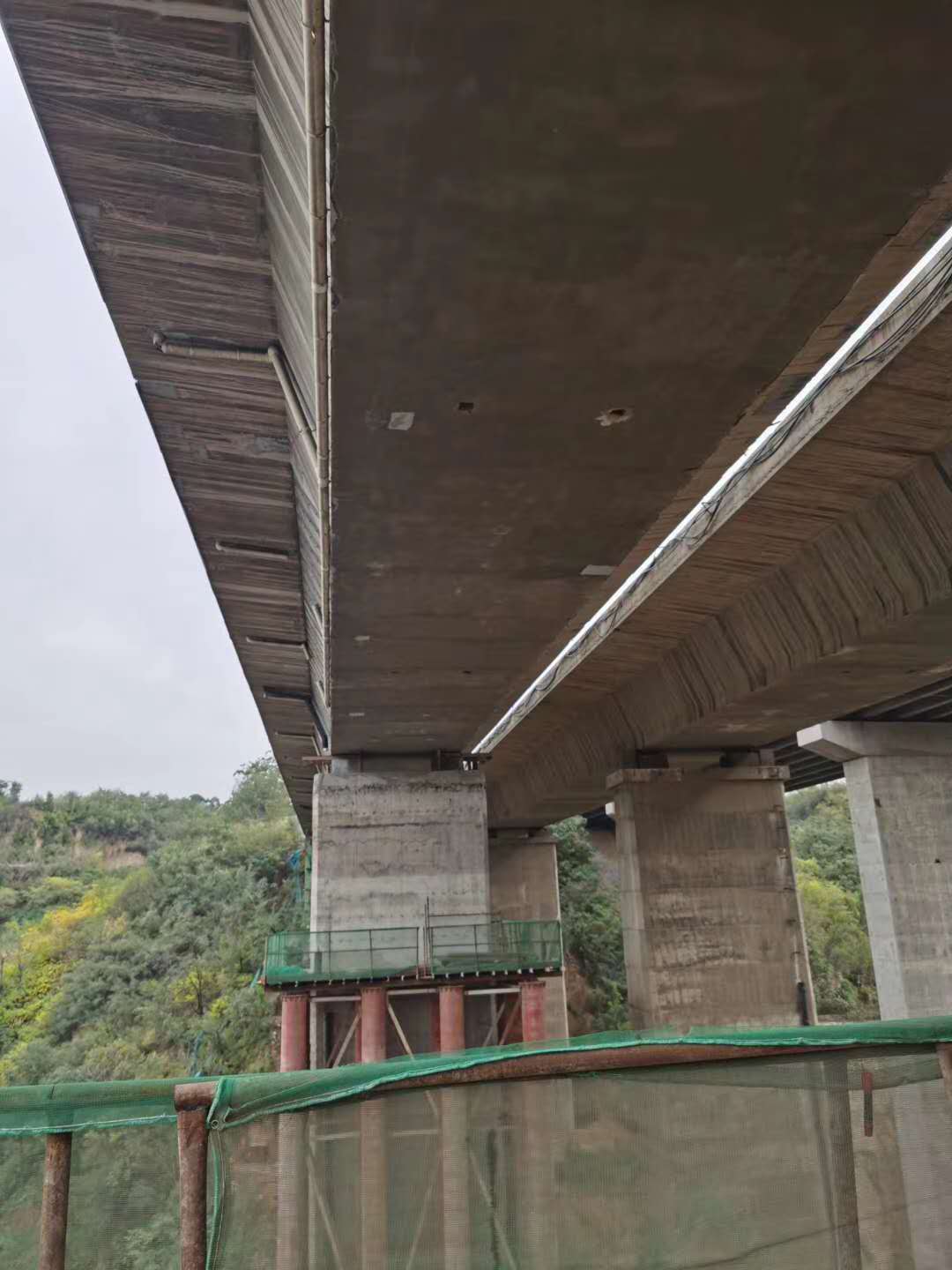 泉州桥梁加固前制定可行设计方案图并用对施工方法